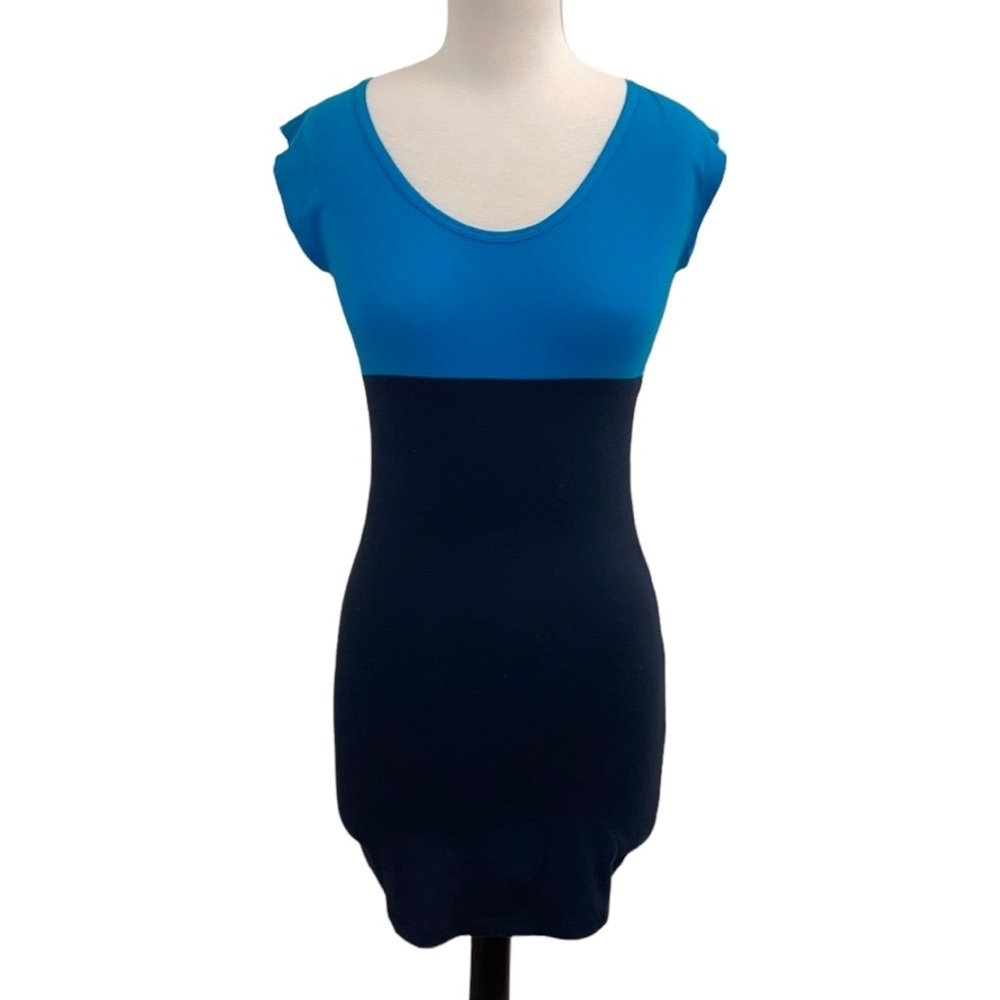 022: MAX cotton two-toned mini dress in blue and black in women’s size X-small